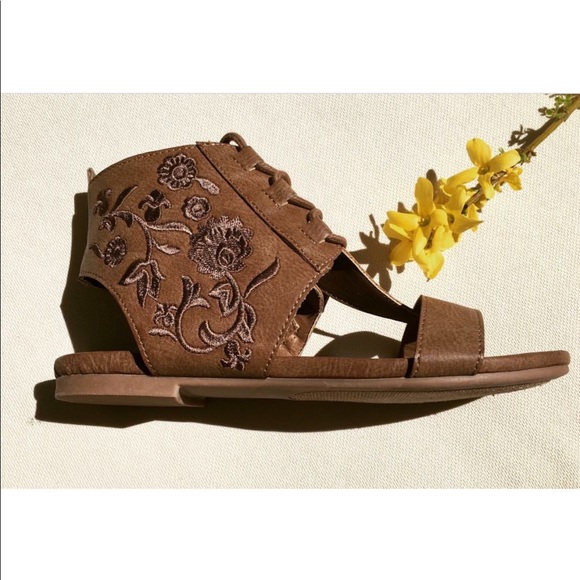 Beautiful Tan Floral Embroidered Sandal - Picture 2 of 5